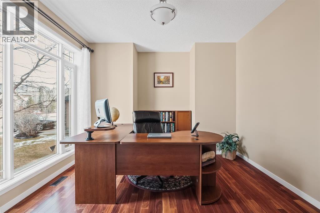 430 Discovery Ridge Boulevard SW, Calgary, Alberta  T3H 5T7 - Photo 16 - A2301240