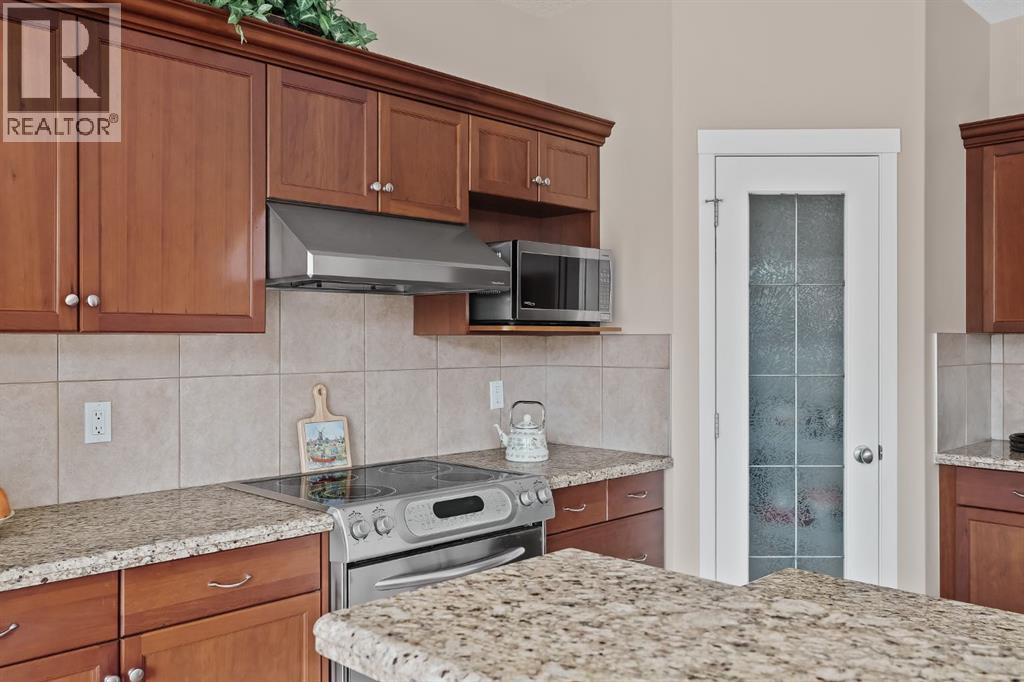 430 Discovery Ridge Boulevard SW, Calgary, Alberta  T3H 5T7 - Photo 10 - A2301240