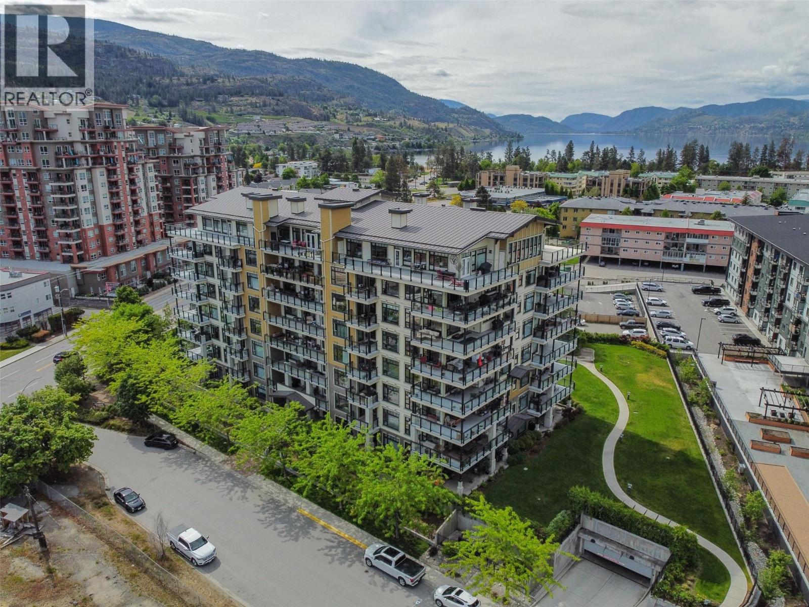 3301 Skaha Lake Road Unit# 401, Penticton, British Columbia  V2A 6G6 - Photo 1 - 10384360