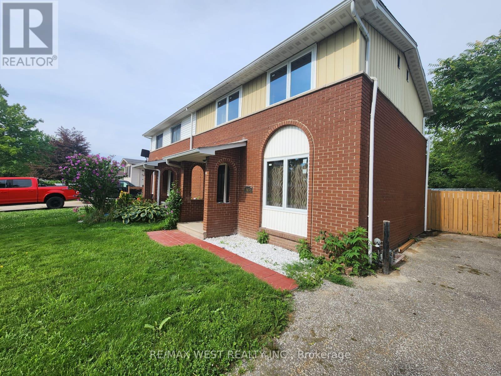 10658 Atwater Crescent, Windsor, Ontario  N8R 1N6 - Photo 3 - X13026880