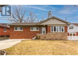 39 BLAND AVENUE, Hamilton, Ontario