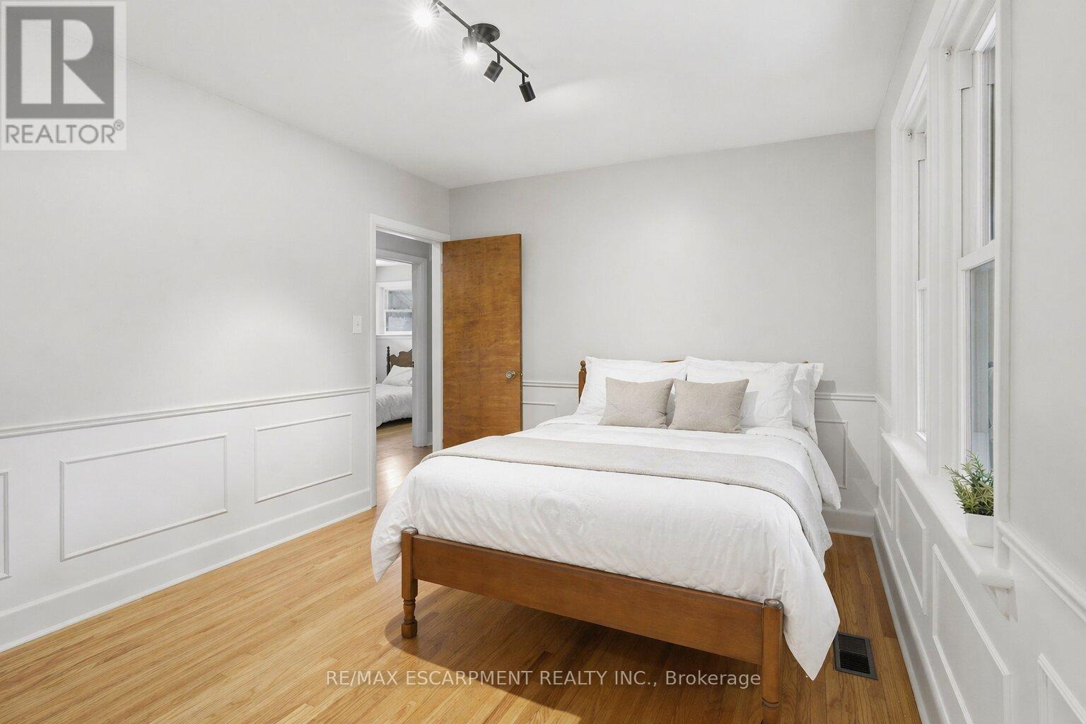 30 West 22nd Street, Hamilton, Ontario  L9C 4N3 - Photo 17 - X13027008