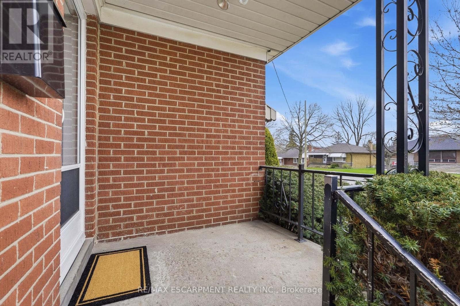 30 West 22nd Street, Hamilton, Ontario  L9C 4N3 - Photo 3 - X13027008