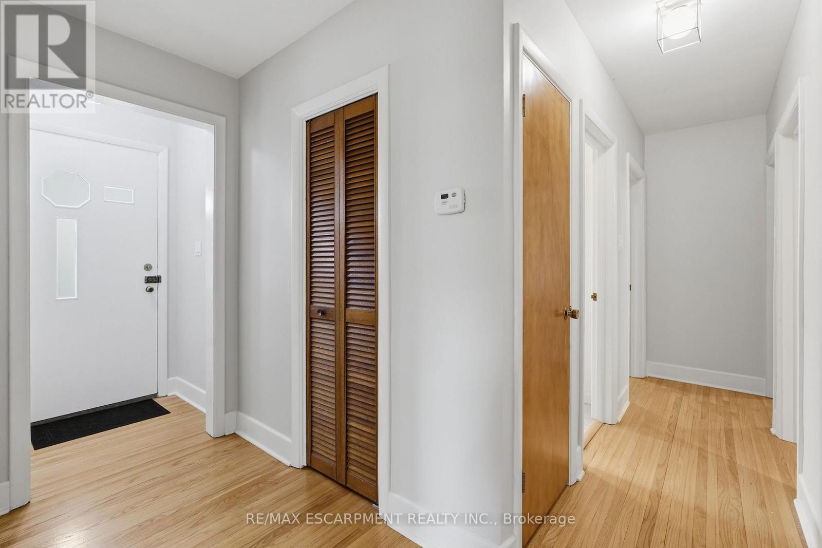 30 West 22nd Street, Hamilton, Ontario  L9C 4N3 - Photo 4 - X13027008