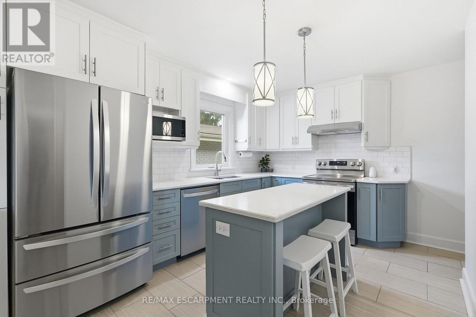 30 West 22nd Street, Hamilton, Ontario  L9C 4N3 - Photo 5 - X13027008