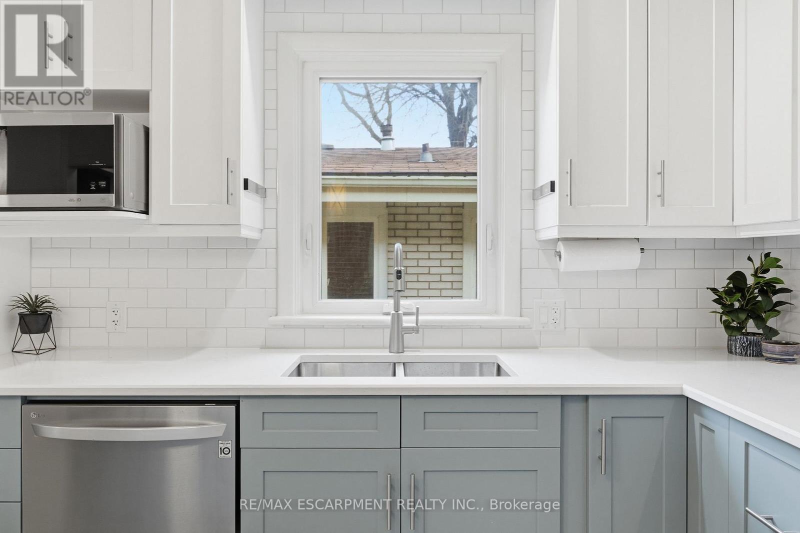 30 West 22nd Street, Hamilton, Ontario  L9C 4N3 - Photo 7 - X13027008