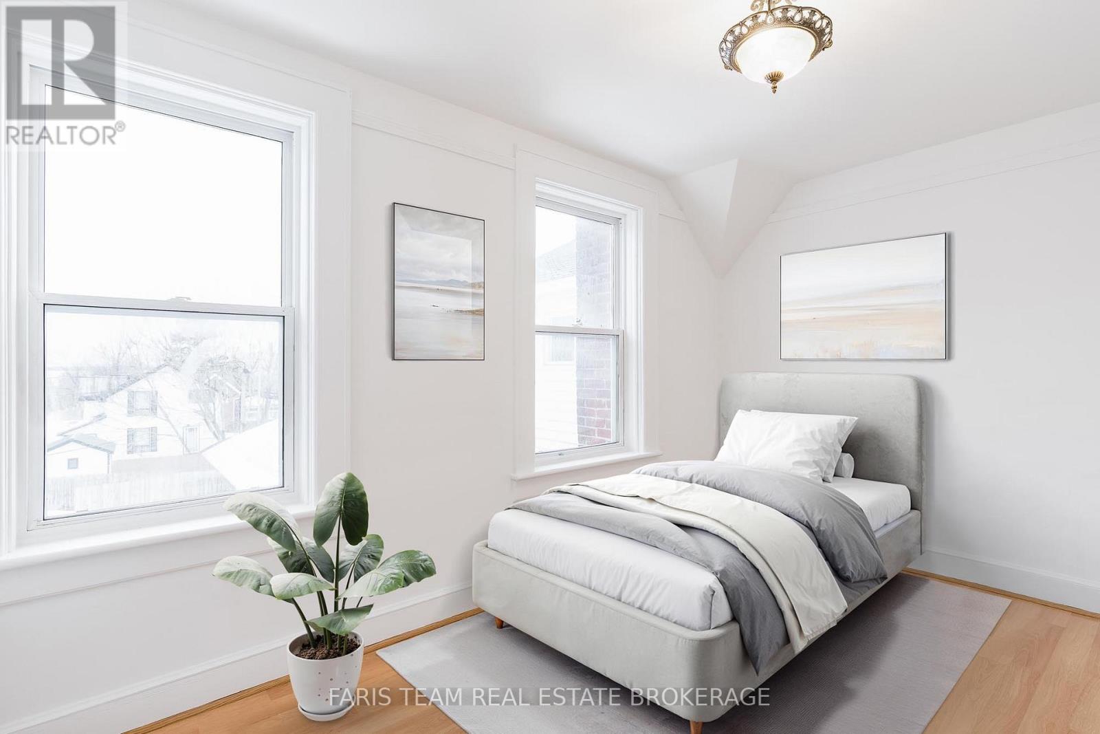 240 Laclie Street, Orillia, Ontario  L3V 4N6 - Photo 19 - S12894478