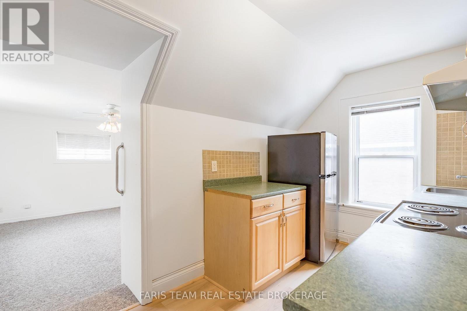 240 Laclie Street, Orillia, Ontario  L3V 4N6 - Photo 9 - S12894478