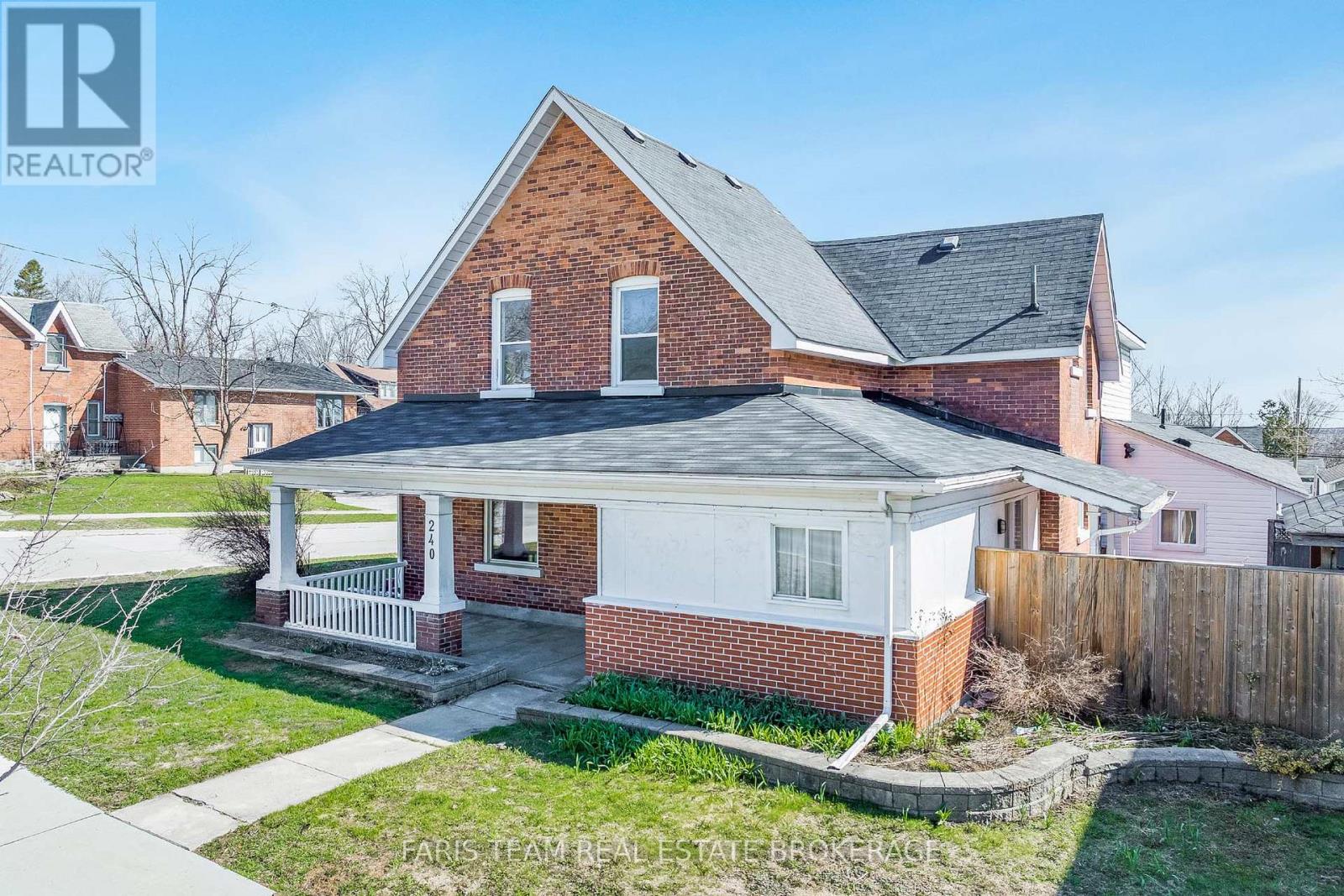 240 Laclie Street, Orillia, Ontario  L3V 4N6 - Photo 3 - S12894478