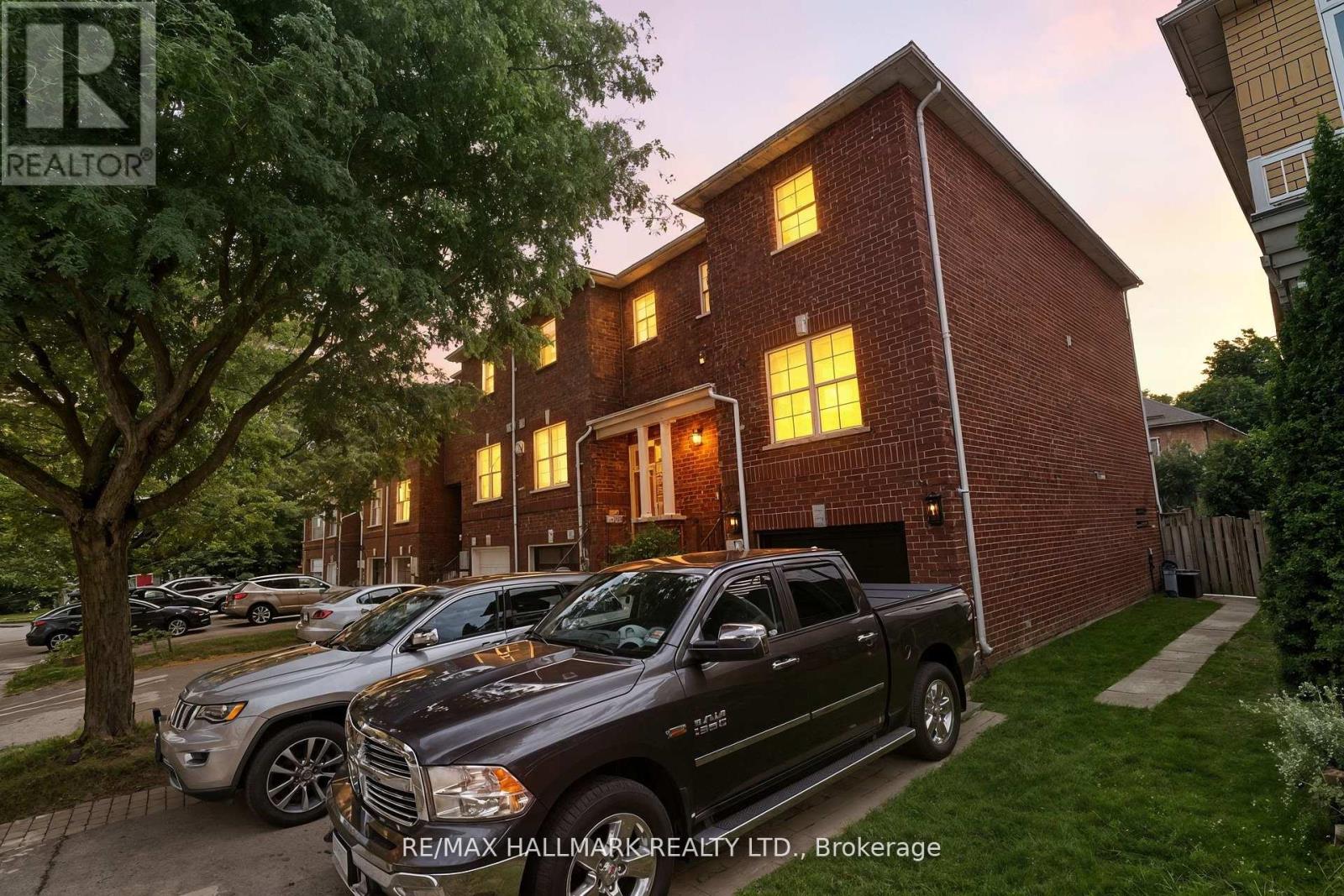 568 LEGRESLEY LANE, Newmarket, Ontario