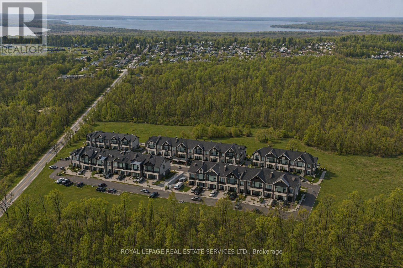 613 Helena Street, Fort Erie, Ontario  L2A 4K2 - Photo 2 - X12754040