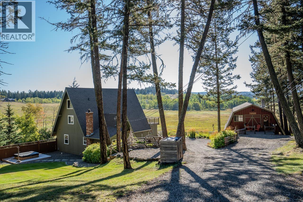 5058 Block Drive, 108 Mile Ranch, British Columbia  V0K 2Z0 - Photo 3 - R3112672