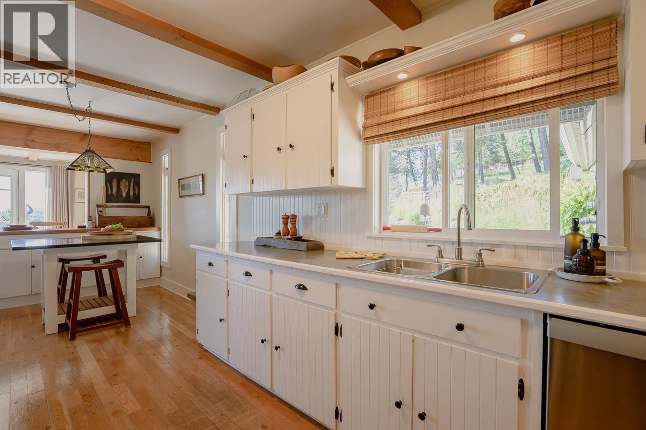 5058 Block Drive, 108 Mile Ranch, British Columbia  V0K 2Z0 - Photo 11 - R3112672