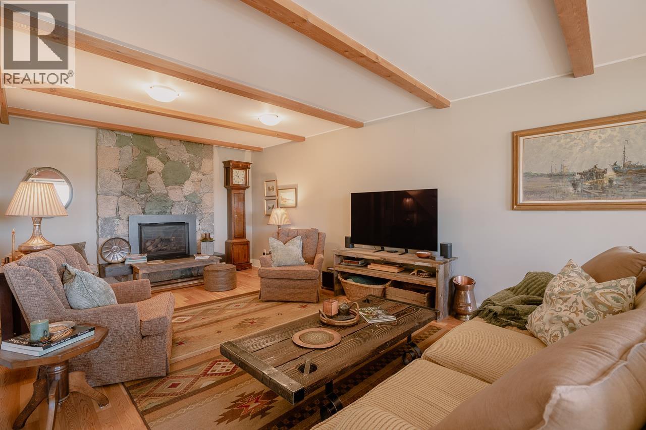 5058 Block Drive, 108 Mile Ranch, British Columbia  V0K 2Z0 - Photo 22 - R3112672