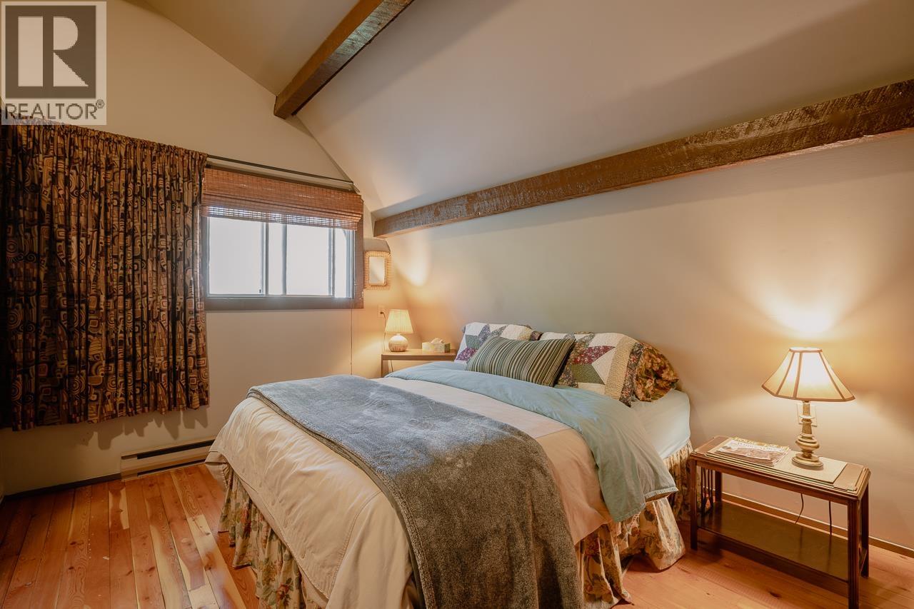 5058 Block Drive, 108 Mile Ranch, British Columbia  V0K 2Z0 - Photo 37 - R3112672