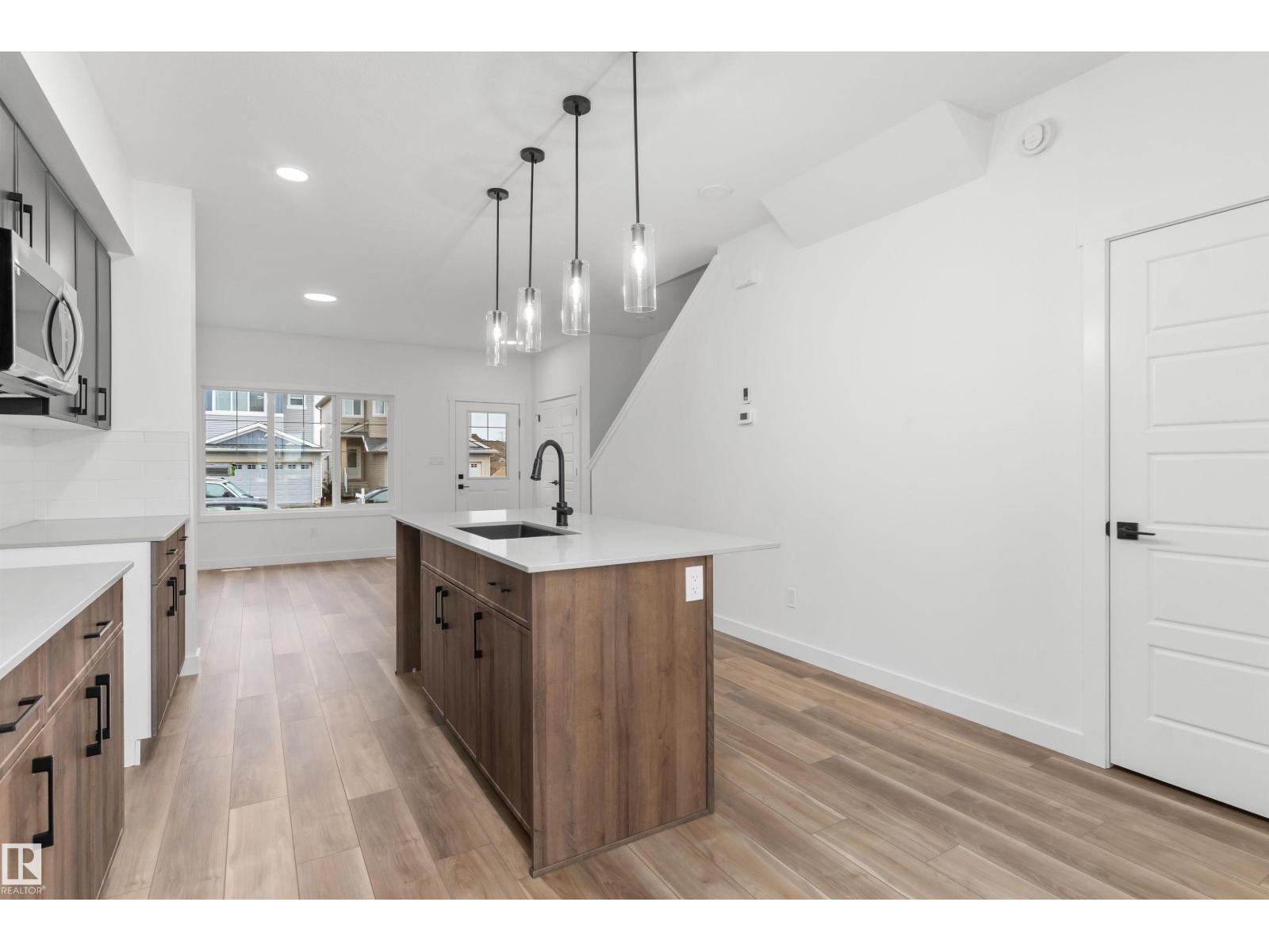 1052 14 Av NW, Edmonton, Alberta  T6T 2W7 - Photo 7 - E4477566