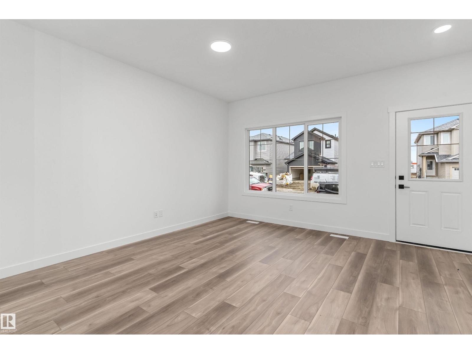 1052 14 Av NW, Edmonton, Alberta  T6T 2W7 - Photo 11 - E4477566