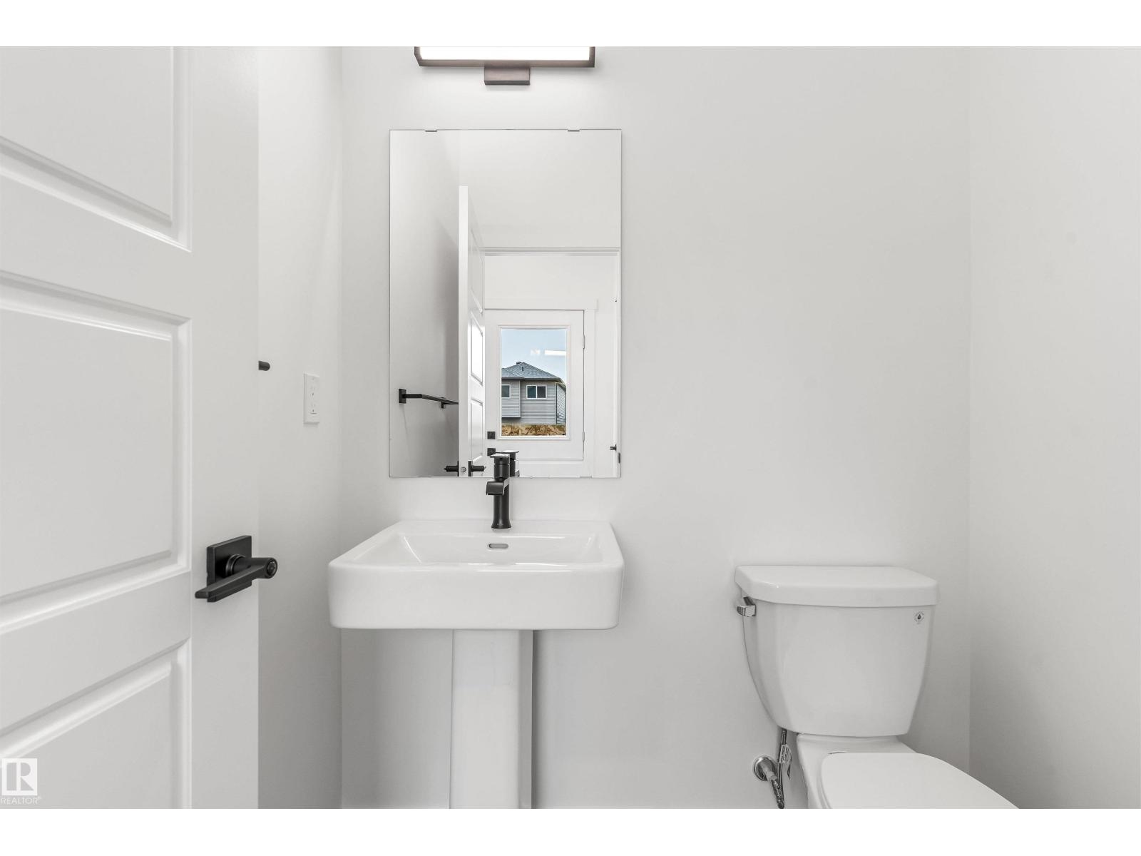 1052 14 Av NW, Edmonton, Alberta  T6T 2W7 - Photo 3 - E4477566