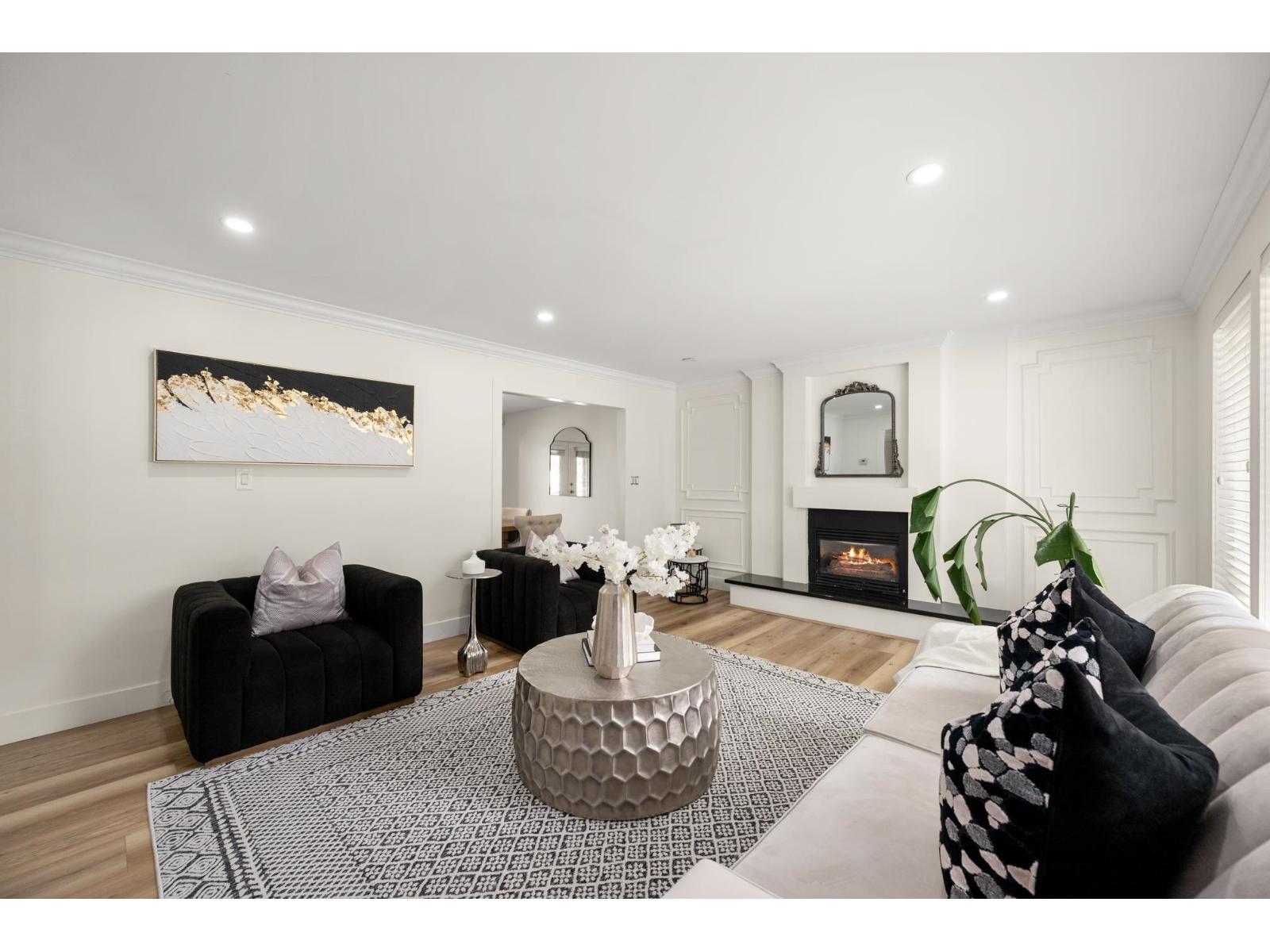 11473 Royal Crescent, Surrey, British Columbia  V3V 6V5 - Photo 2 - R3113490