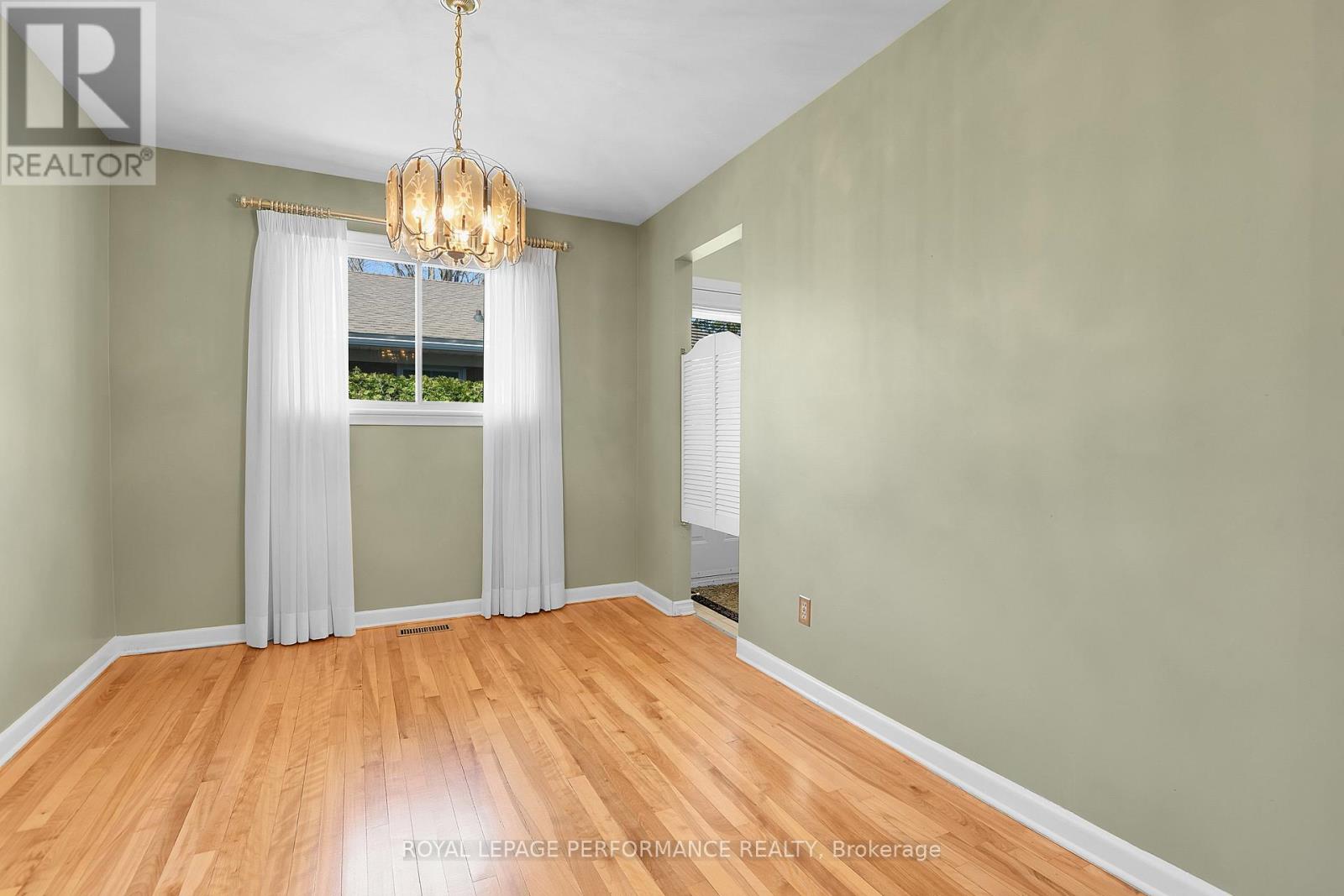 1582 Digby Street, Ottawa, Ontario  K1G 0P6 - Photo 13 - X13027102