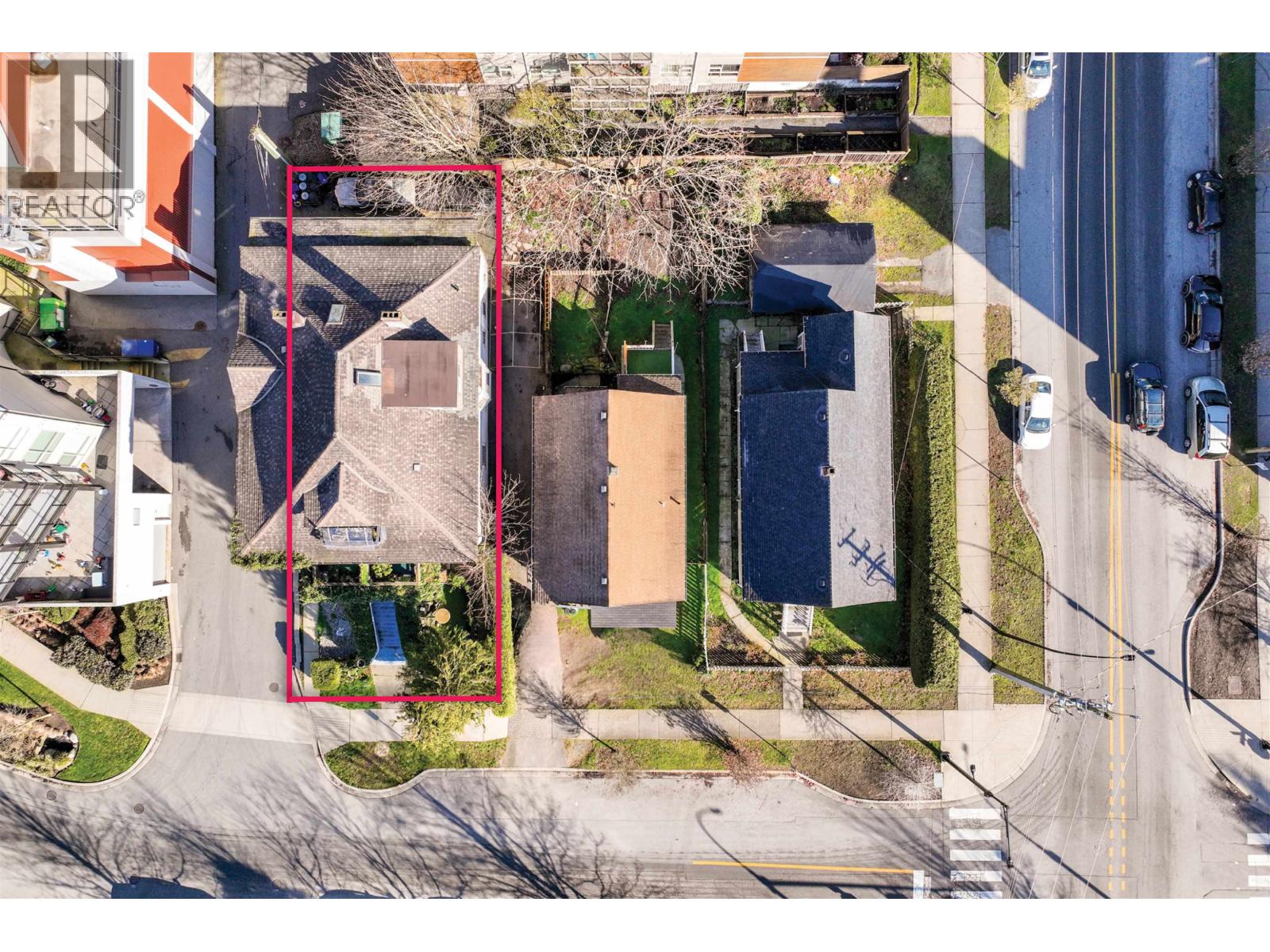 160 E 10TH STREET, North Vancouver, British Columbia