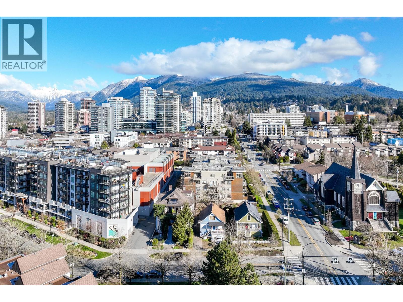 160 E 10th Street, North Vancouver, British Columbia  V7L 2C8 - Photo 4 - R3114150