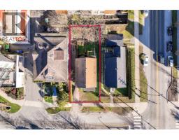 164 E 10TH STREET, North Vancouver, British Columbia