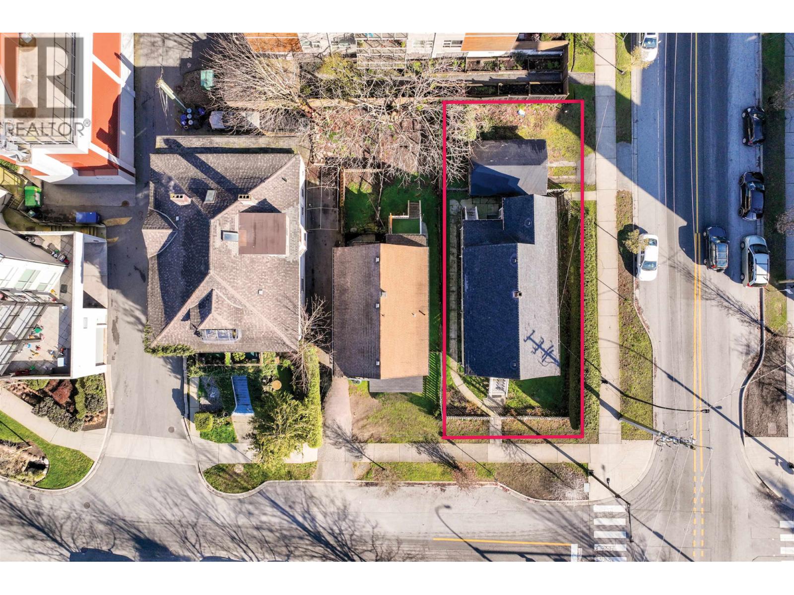 166 E 10TH STREET, North Vancouver, British Columbia