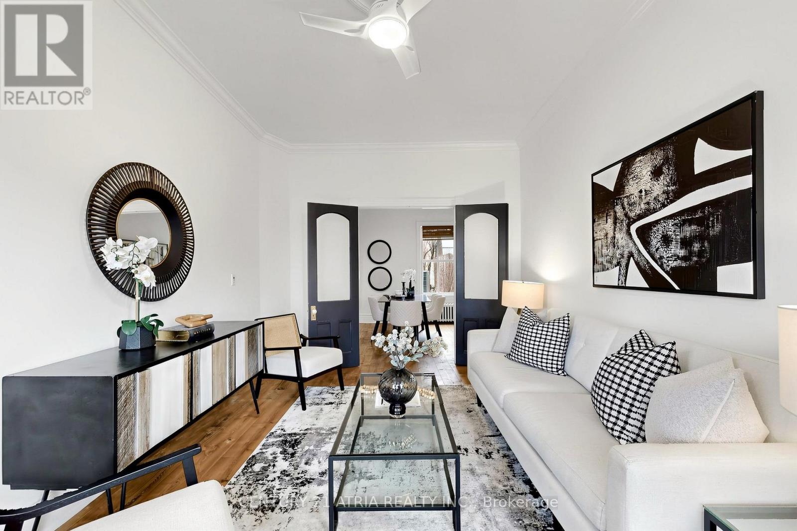 106 OXFORD STREET, Toronto, Ontario