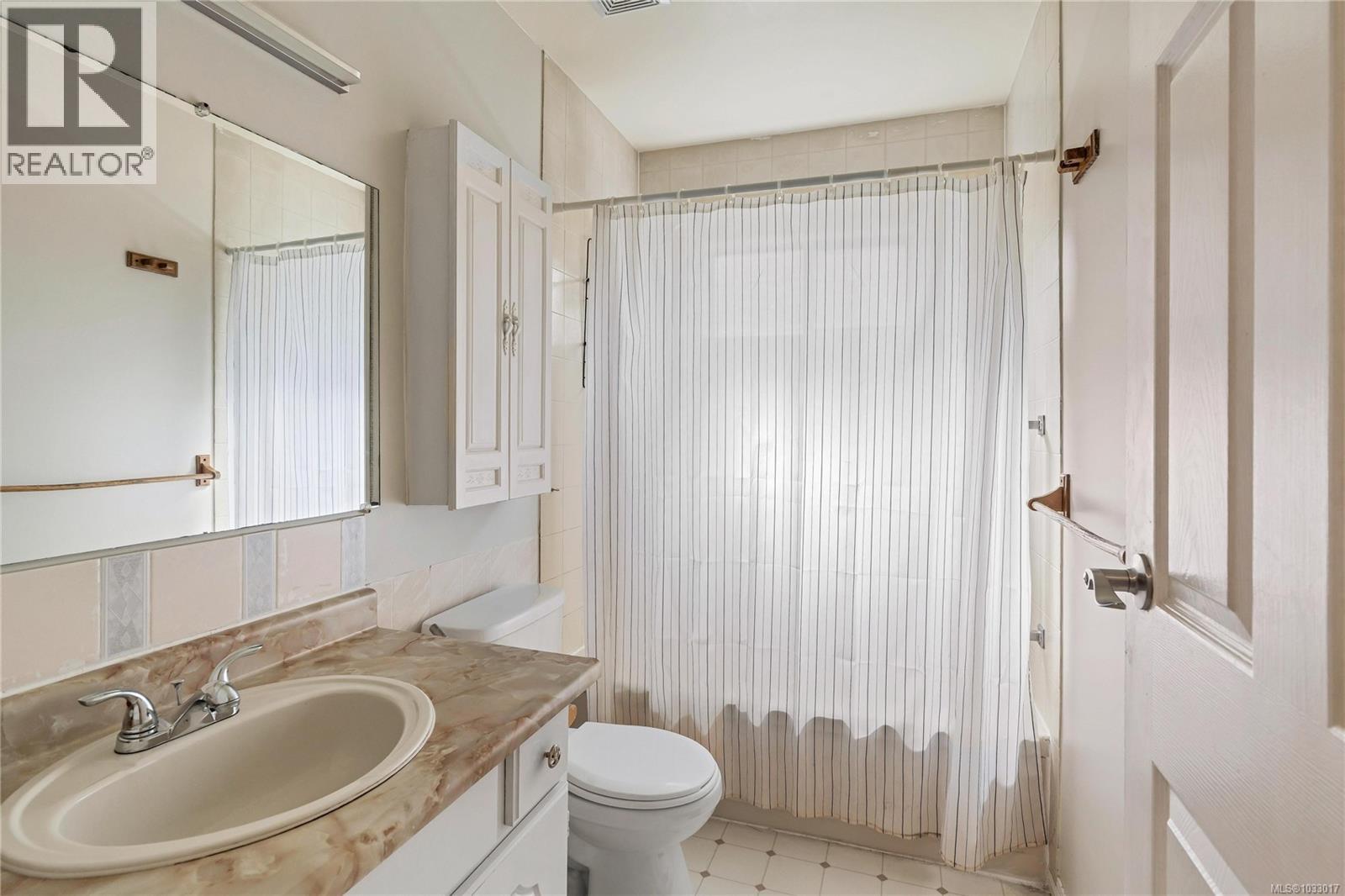 4188 Kincaid St, Saanich, British Columbia  V8X 4N8 - Photo 32 - 1033017