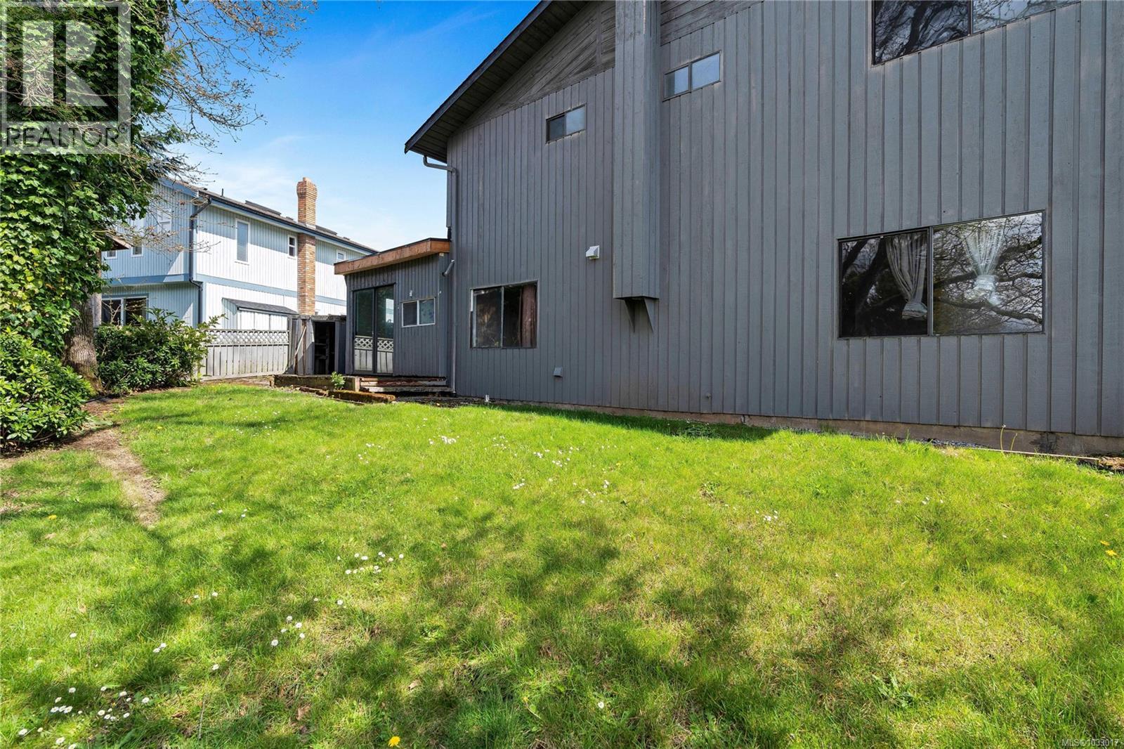 4188 Kincaid St, Saanich, British Columbia  V8X 4N8 - Photo 57 - 1033017