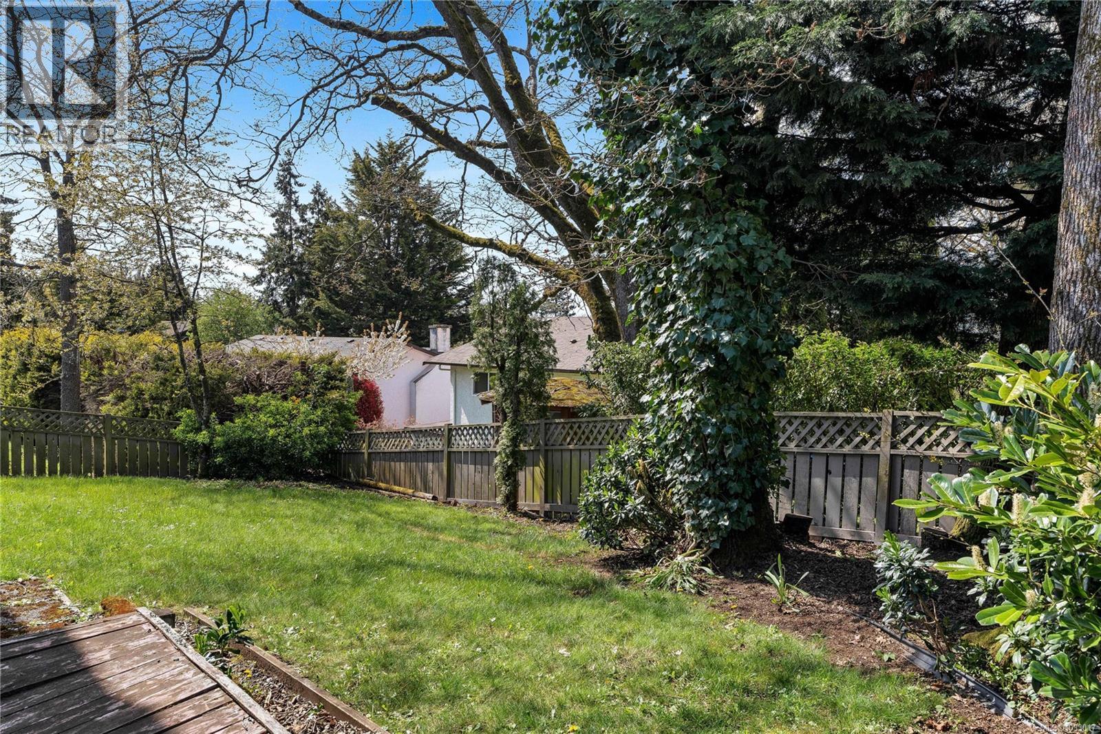 4188 Kincaid St, Saanich, British Columbia  V8X 4N8 - Photo 58 - 1033017