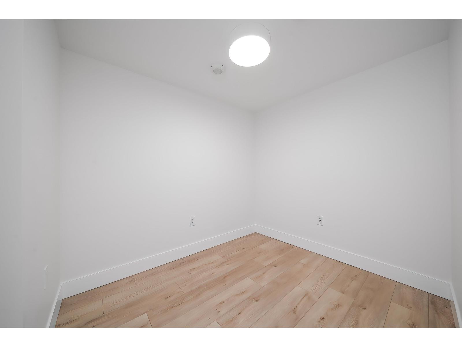 605 10428 Whalley Boulevard, Surrey, British Columbia  V3T 0W2 - Photo 17 - R3109052