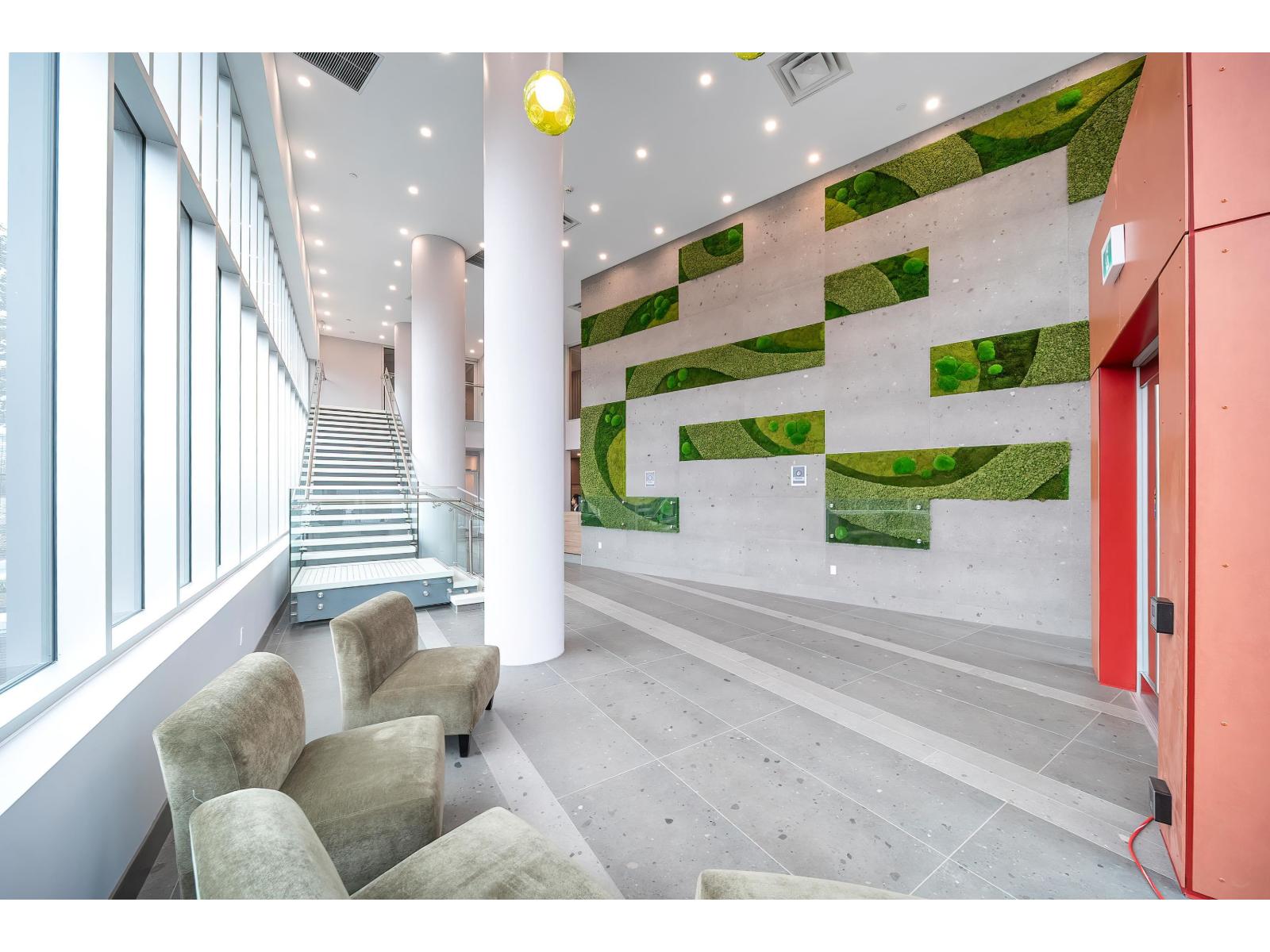 605 10428 Whalley Boulevard, Surrey, British Columbia  V3T 0W2 - Photo 3 - R3109052