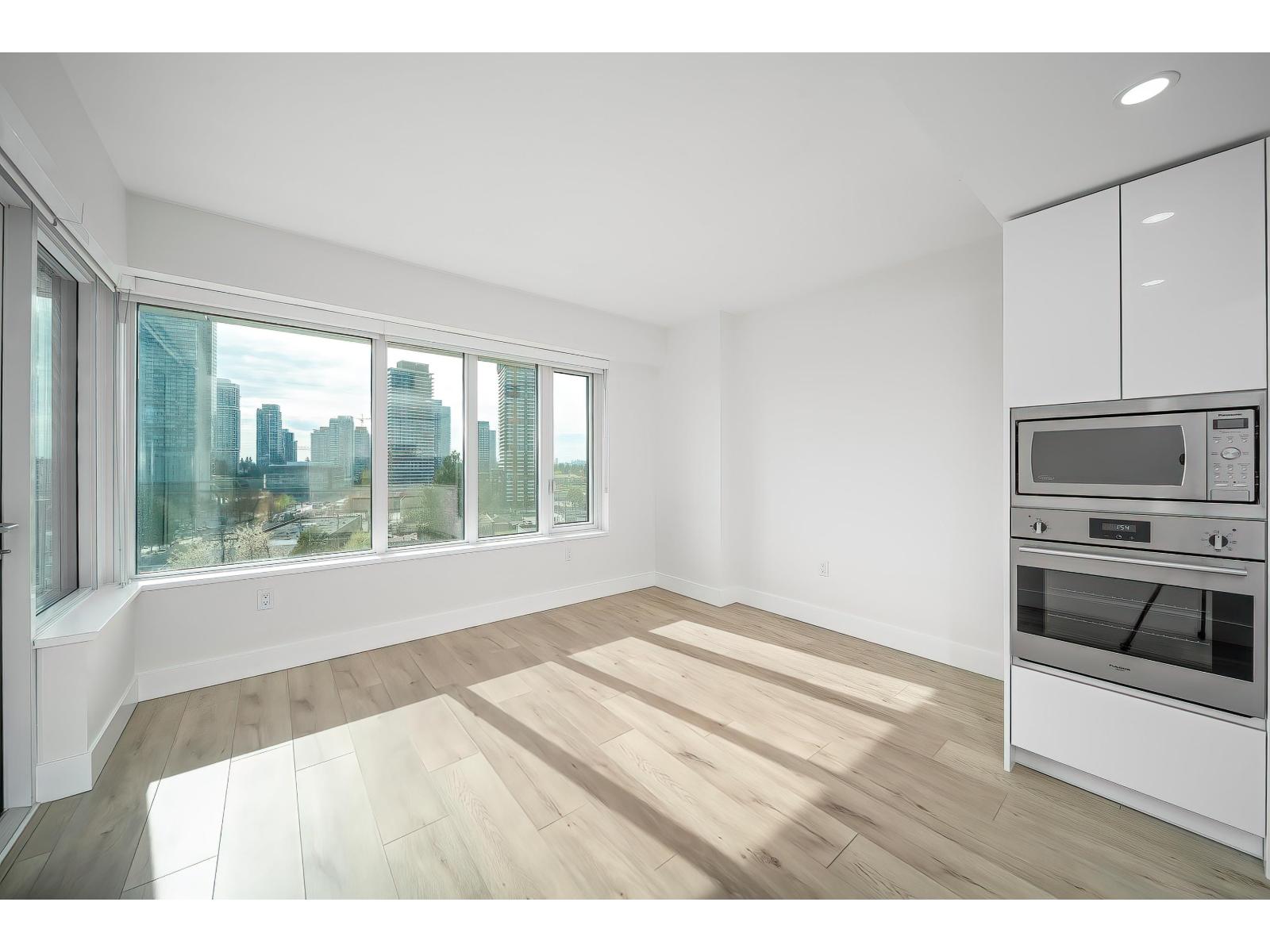 605 10428 Whalley Boulevard, Surrey, British Columbia  V3T 0W2 - Photo 10 - R3109052