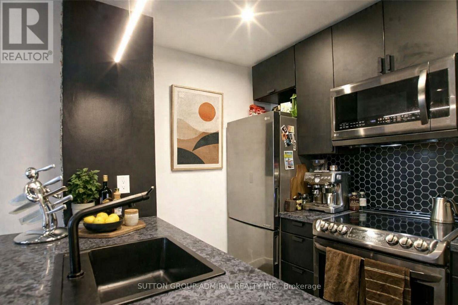 Main Floor - 177 Logan Avenue, Toronto, Ontario  M4M 2N2 - Photo 5 - E13027068