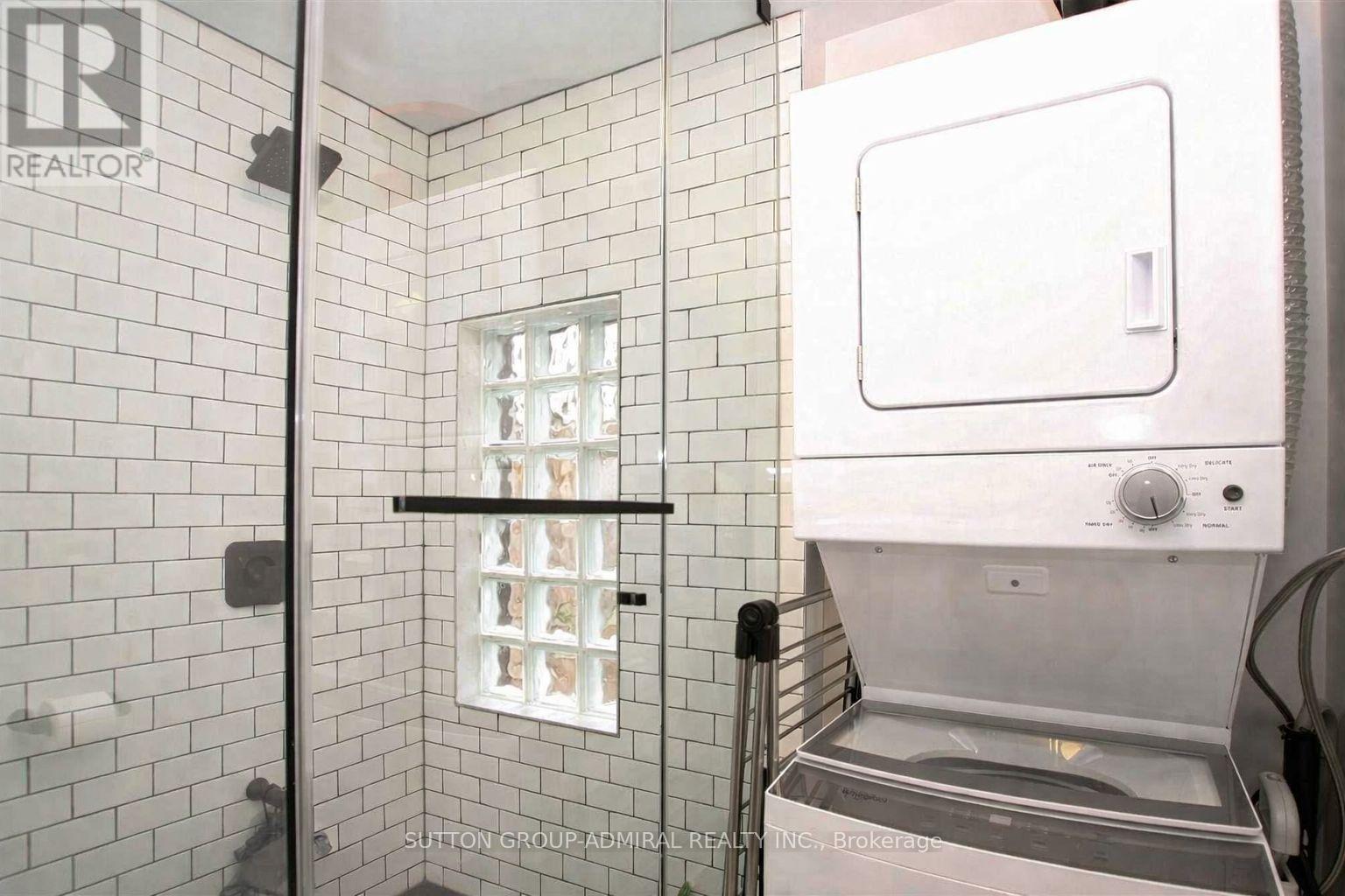 Main Floor - 177 Logan Avenue, Toronto, Ontario  M4M 2N2 - Photo 8 - E13027068