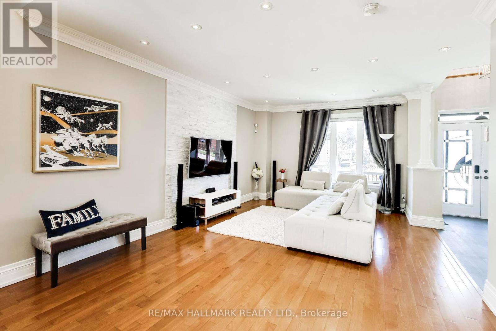 31 Ivanhoe Court, Toronto, Ontario  M1R 3G8 - Photo 10 - E13027070