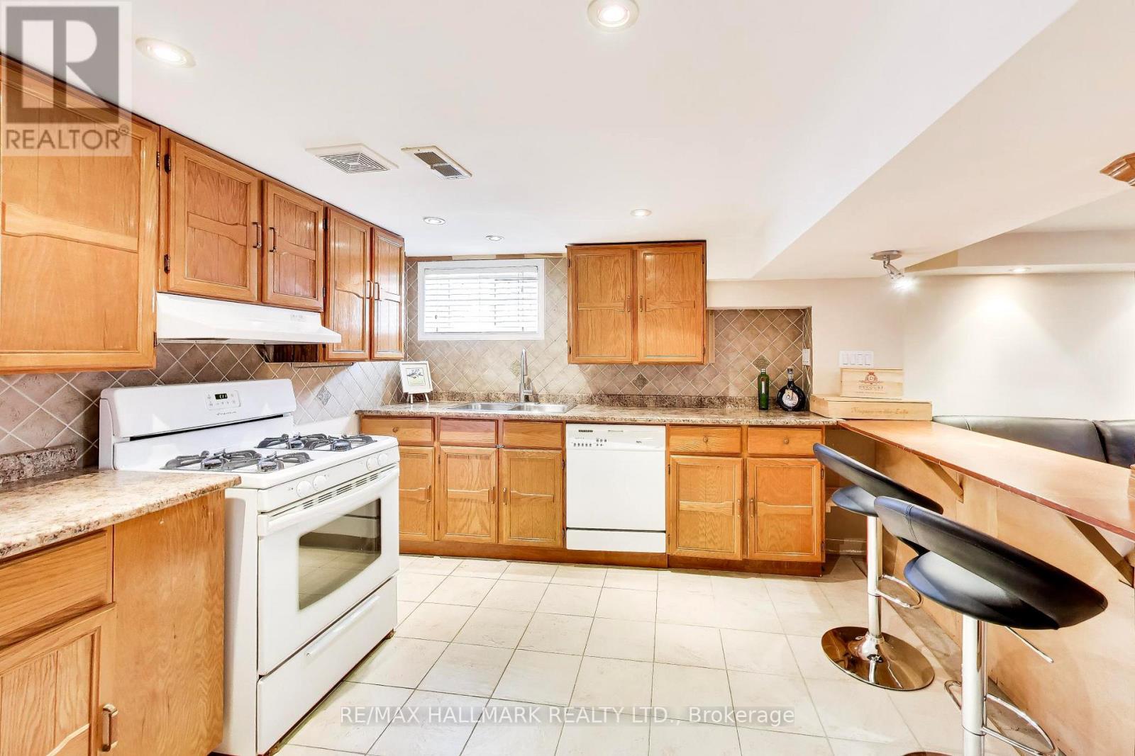 31 Ivanhoe Court, Toronto, Ontario  M1R 3G8 - Photo 33 - E13027070