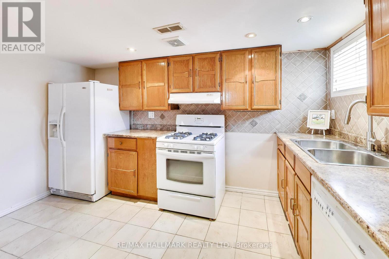 31 Ivanhoe Court, Toronto, Ontario  M1R 3G8 - Photo 34 - E13027070