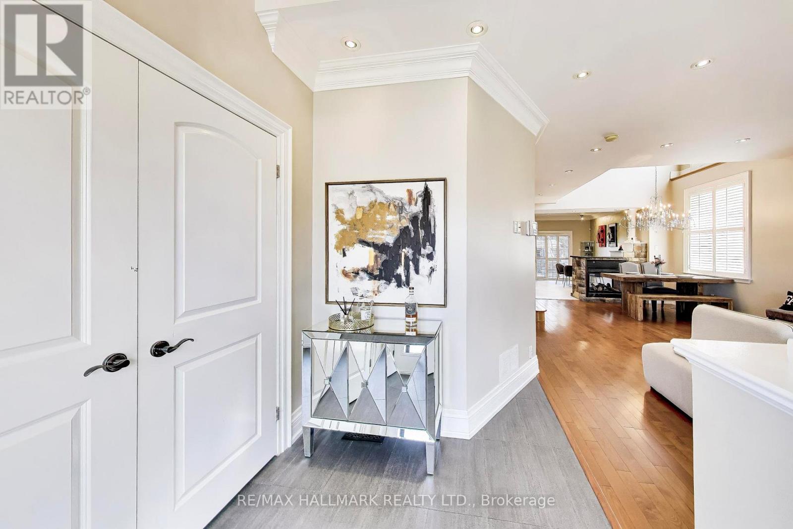 31 Ivanhoe Court, Toronto, Ontario  M1R 3G8 - Photo 5 - E13027070