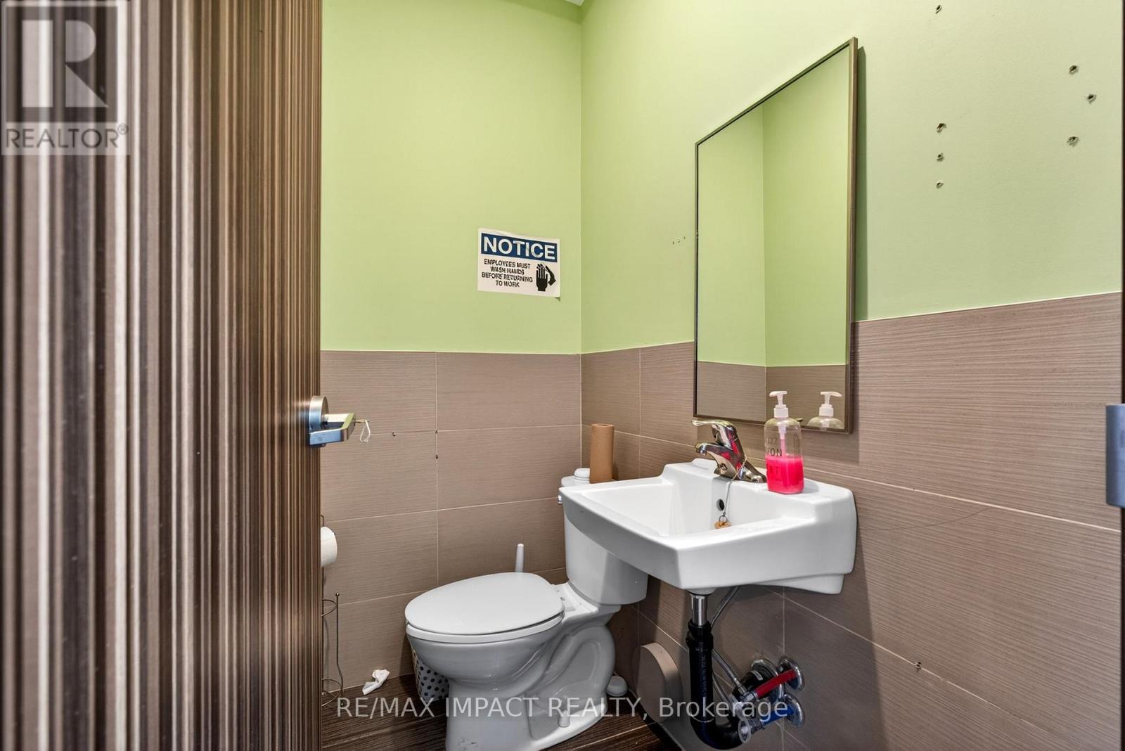 1812 Simcoe Street, Oshawa, Ontario  L1G 4Y2 - Photo 19 - E13027074