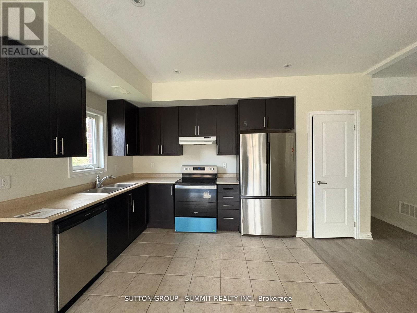 3rd Floor - 293 Olive Avenue, Oshawa, Ontario  L1H 2P5 - Photo 2 - E13027080