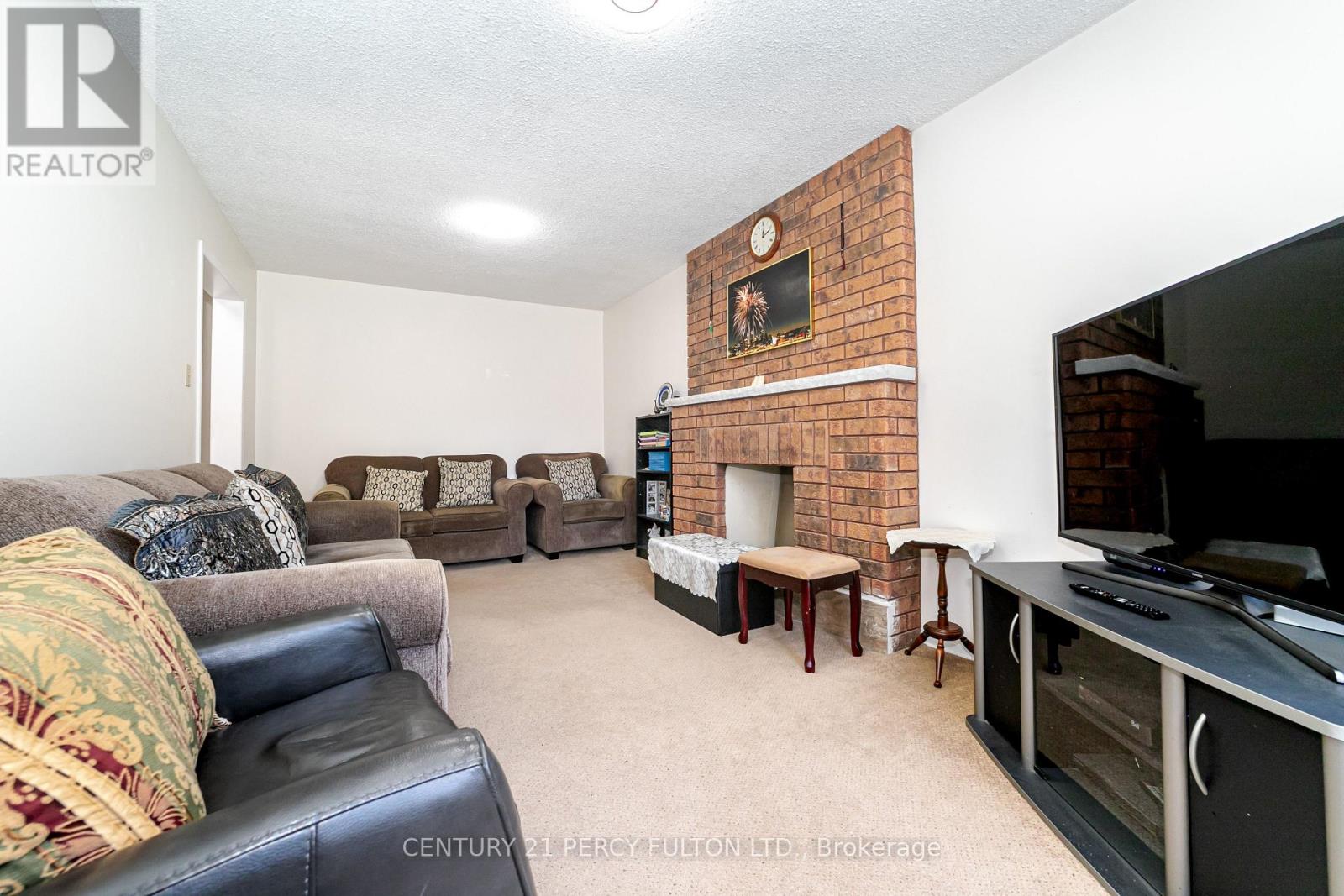 1634 Beaton Way, Pickering, Ontario  L1X 1X8 - Photo 19 - E13027110