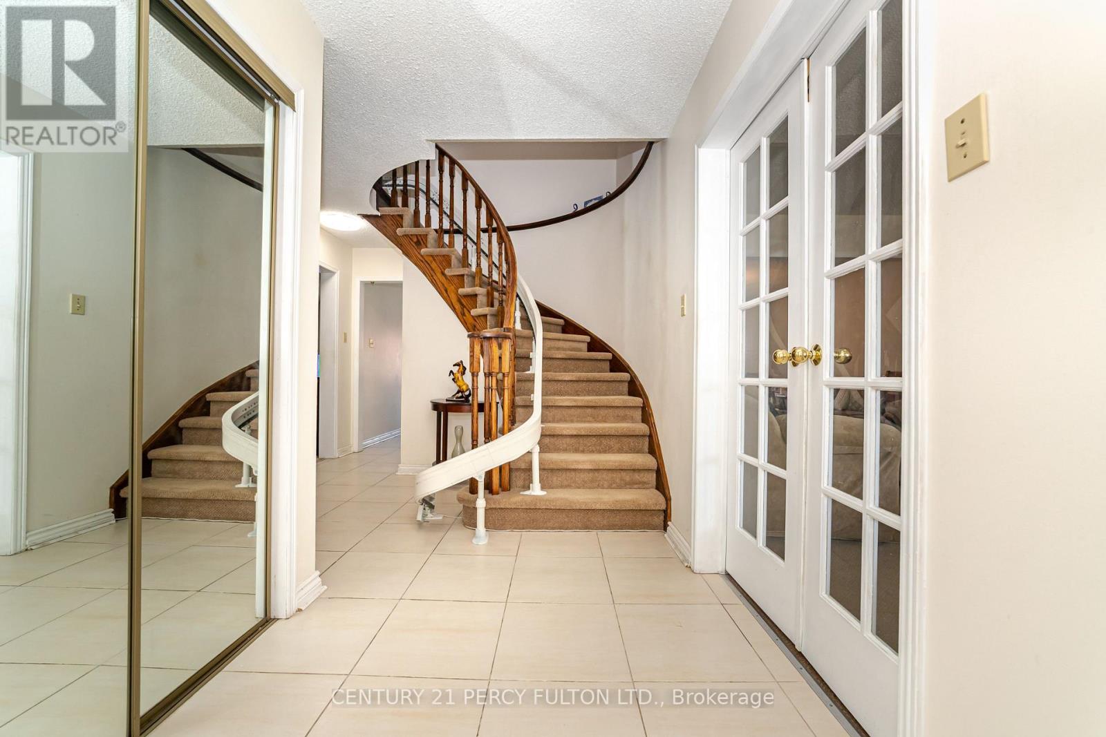 1634 Beaton Way, Pickering, Ontario  L1X 1X8 - Photo 5 - E13027110