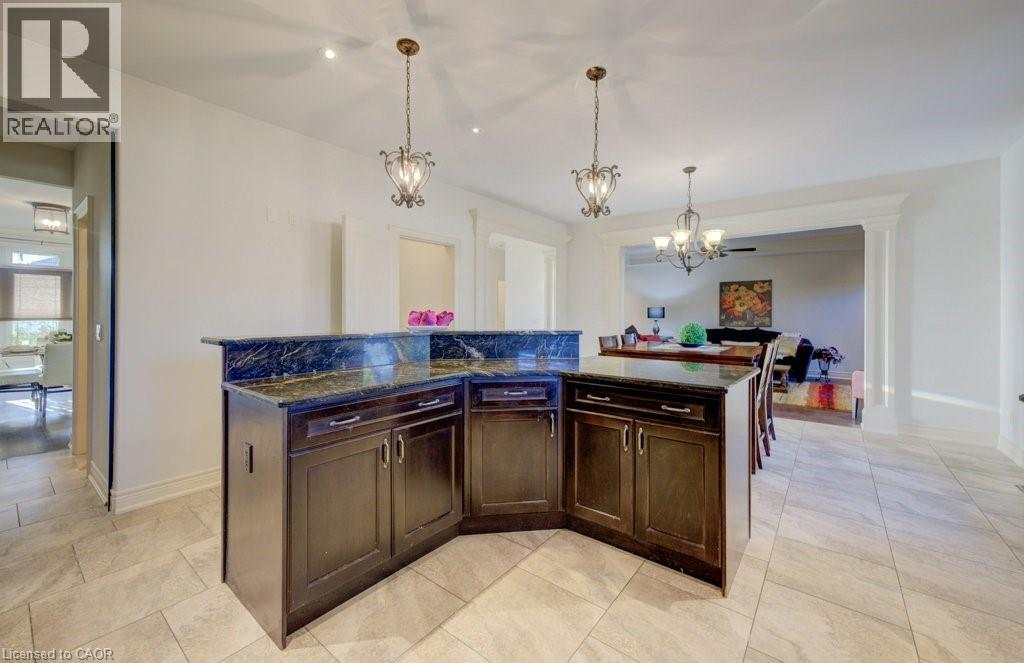 6379 Christopher Crescent, Niagara Falls, Ontario  L2H 0B3 - Photo 13 - 40803888