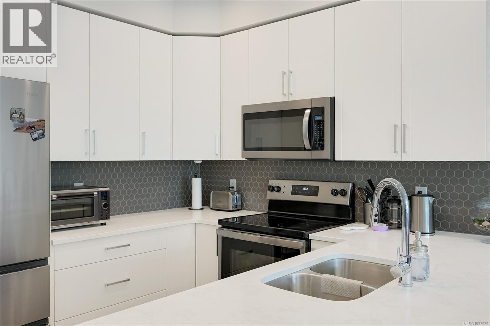 408 280 Island Hwy, View Royal, British Columbia  V9B 1G5 - Photo 6 - 1032826