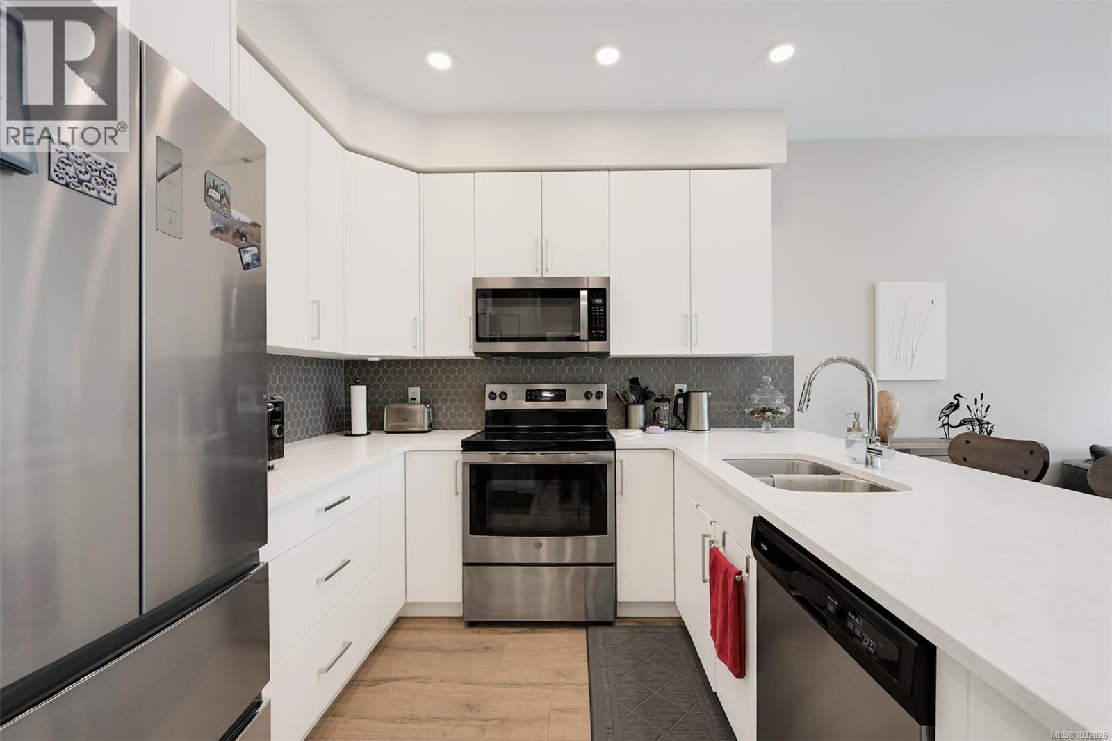 408 280 Island Hwy, View Royal, British Columbia  V9B 1G5 - Photo 10 - 1032826