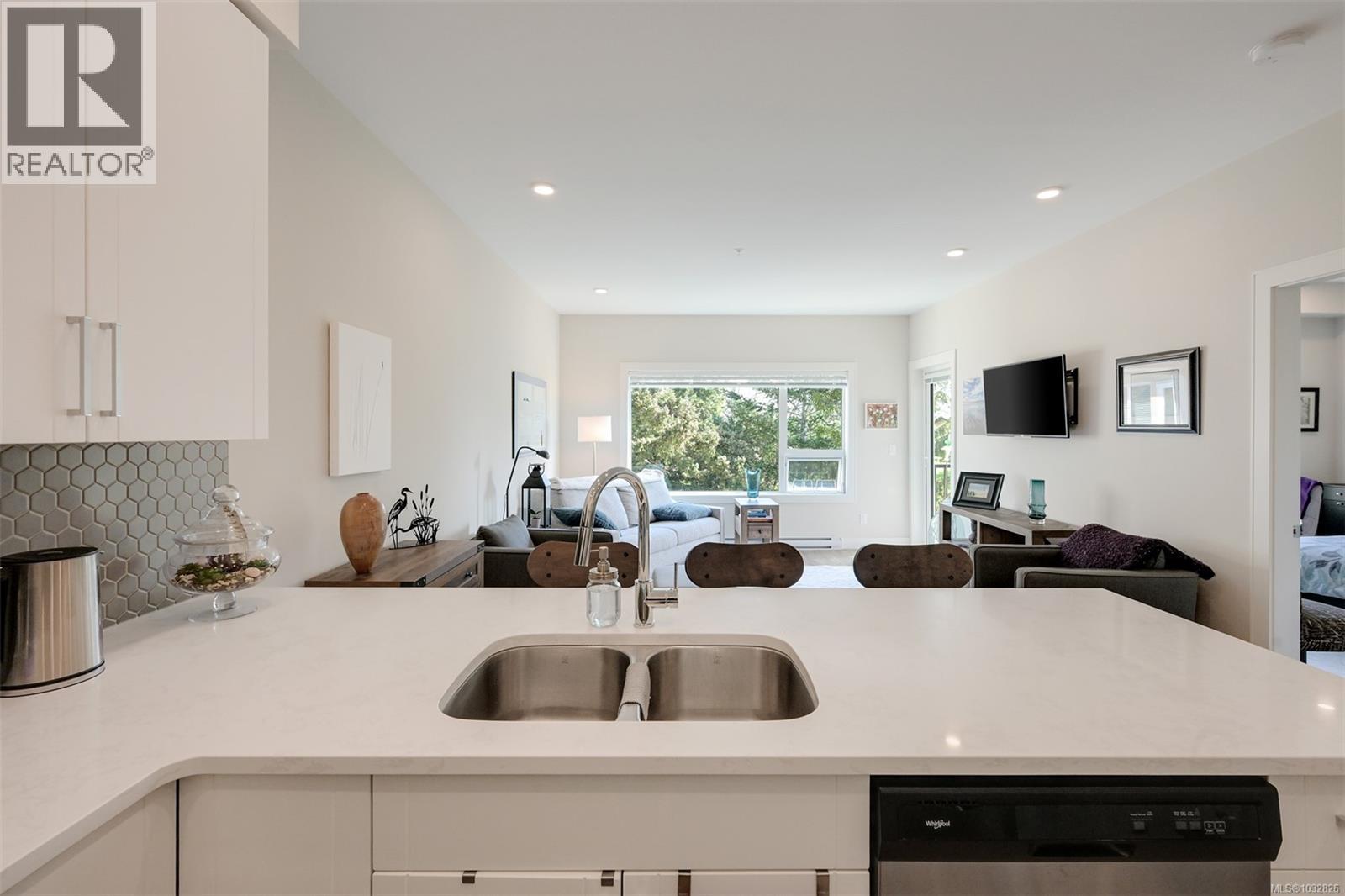 408 280 Island Hwy, View Royal, British Columbia  V9B 1G5 - Photo 8 - 1032826