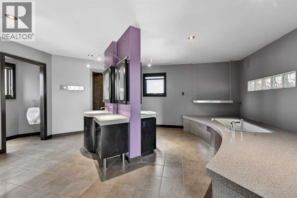 43 Westbluff Place, Rural Rocky View County, Alberta  T3Z 3N9 - Photo 24 - A2297638